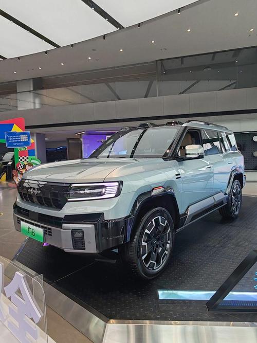 重庆23比亚迪方程豹硬派越野的爆款，英菲尼迪35周年与你共成长